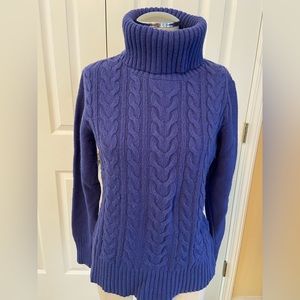 Gorgeous cable turtleneck sweater! Size L